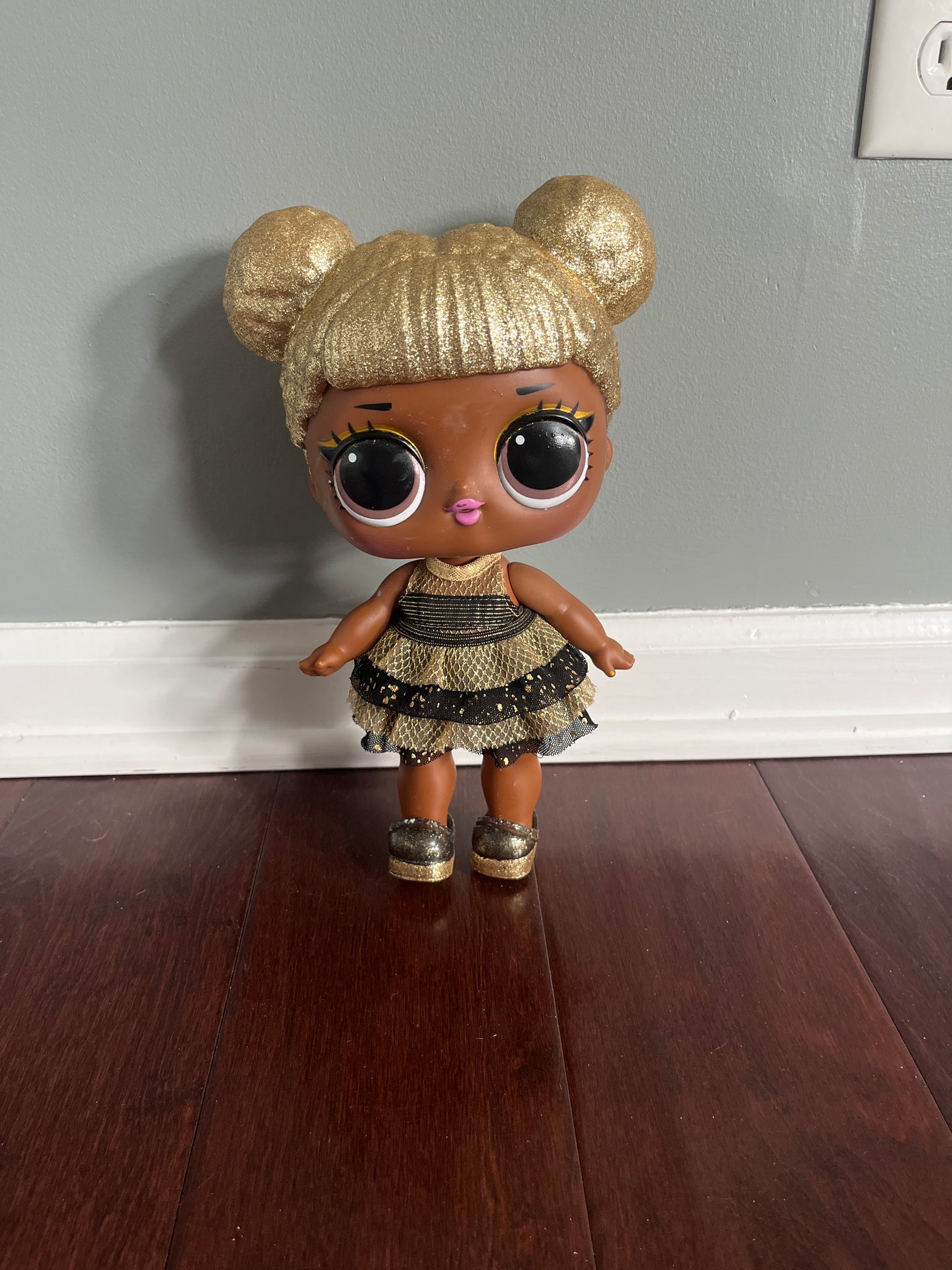 Lol Surprise Big B.B. Queen Bee Exclusive Fashion Doll
