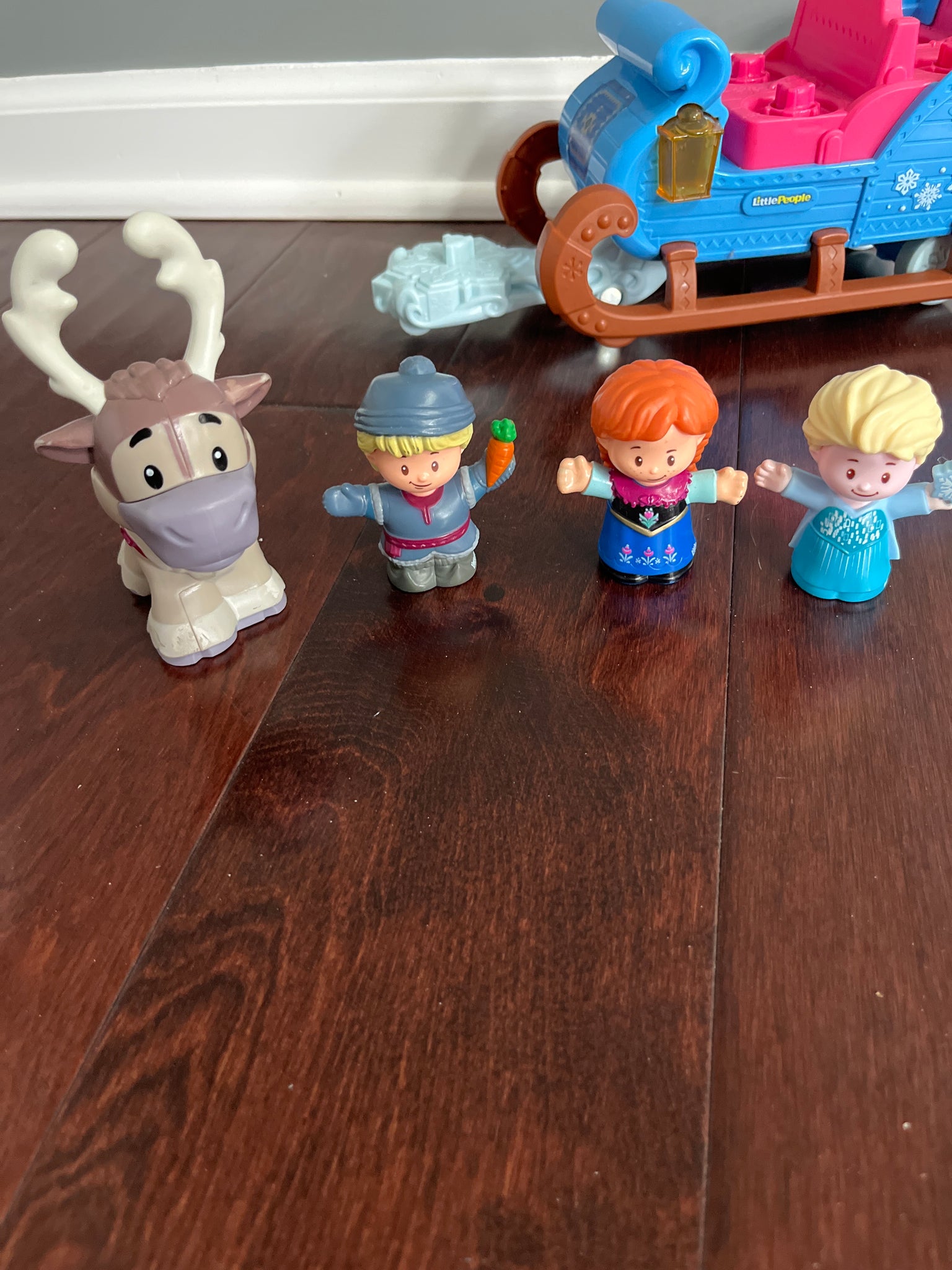 Fisher Price Disney Frozen Little People Kristoff's Sleigh Playset