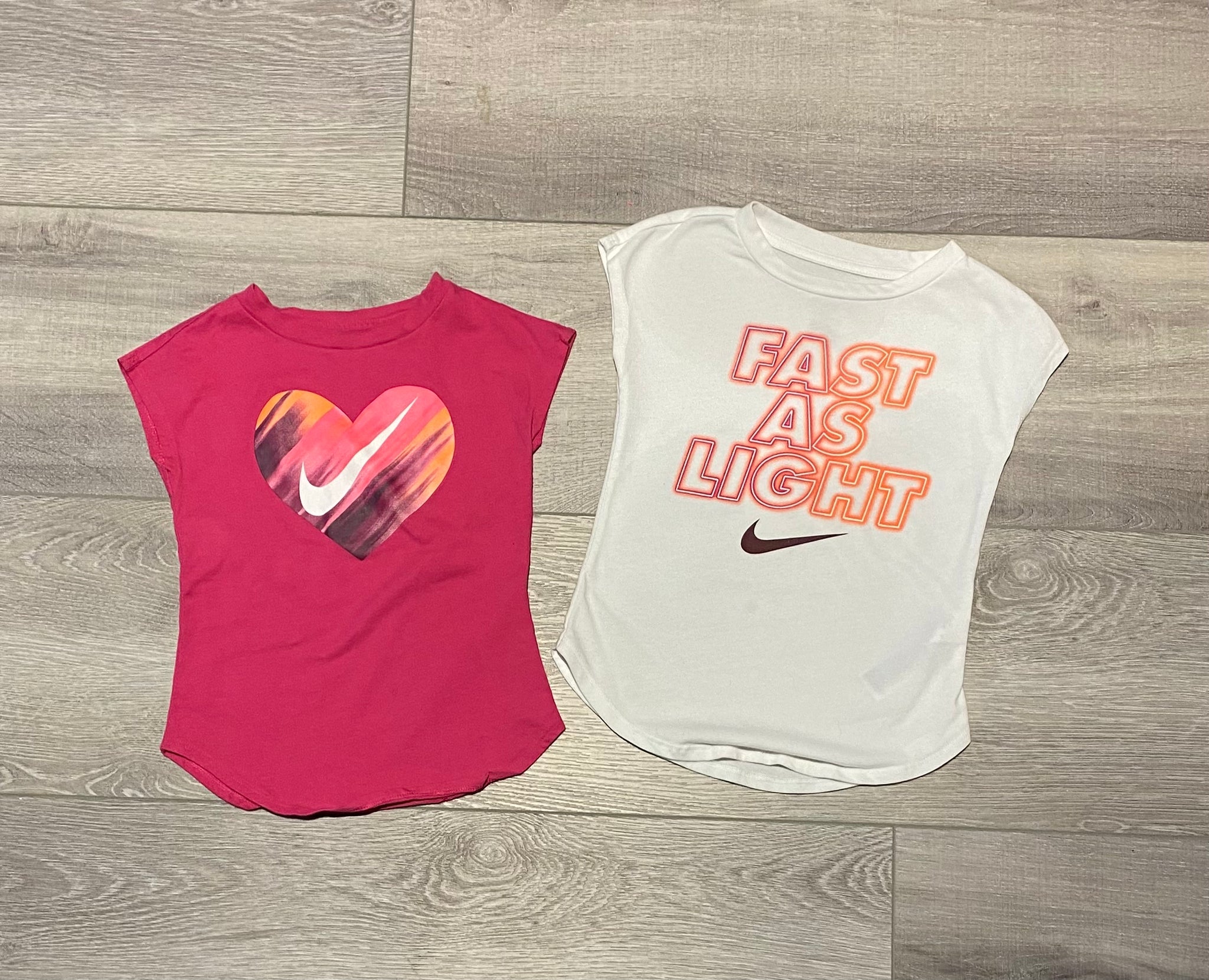 Girls Clothing - Nike Tees